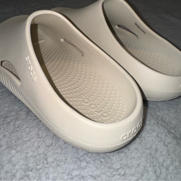 Crocs, Men’s 8, Women’s 10 - Picture 5 of 10